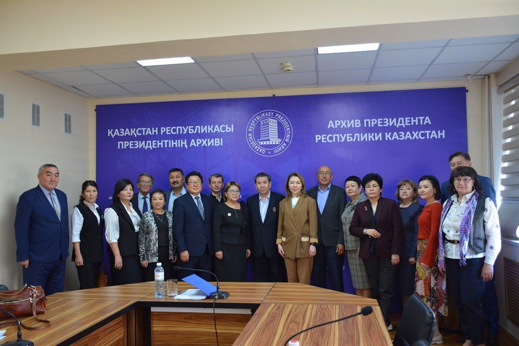 “Kazakistan’da 20. yüzyıl 20-50’li yıllardaki siyasi zulüm kurbanlarının aklanmasına ilişkin güncel sorunlar” konulu bir yuvarlak masa toplantısı düzenlendi