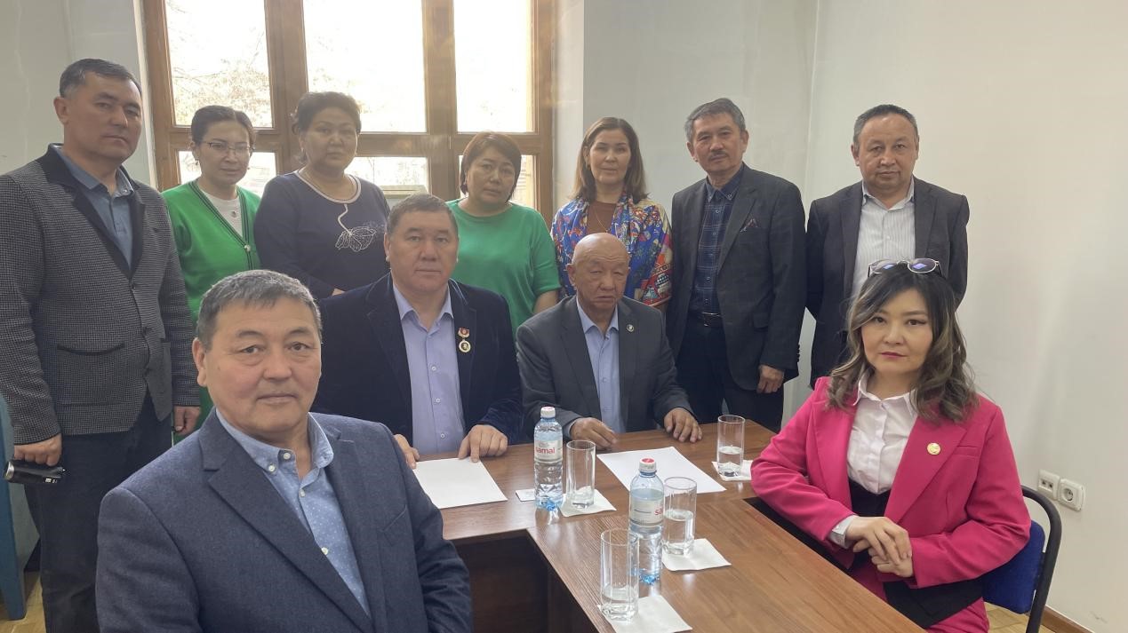 A MEETING WITH KYRGYZ SCIENTISTS WAS HELD