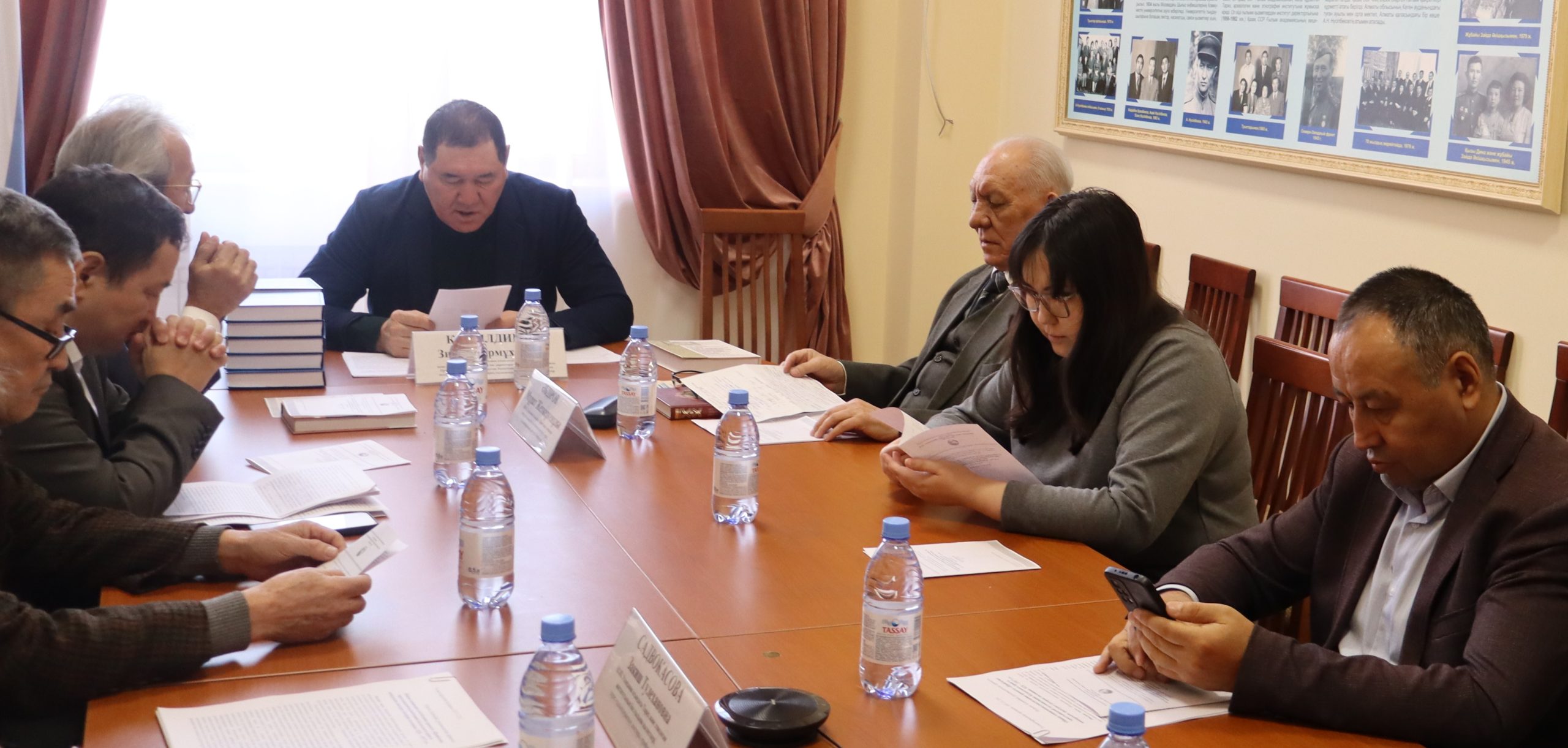 Ш.Ш. Уәлиханов атындағы Тарих және этнология институтында «Қазақ өлкесін крестьяндық отарлауға байланысты империялық дискурс» атты дөңгелек үстел өтті